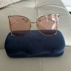 Gucci oversized sunglasses
